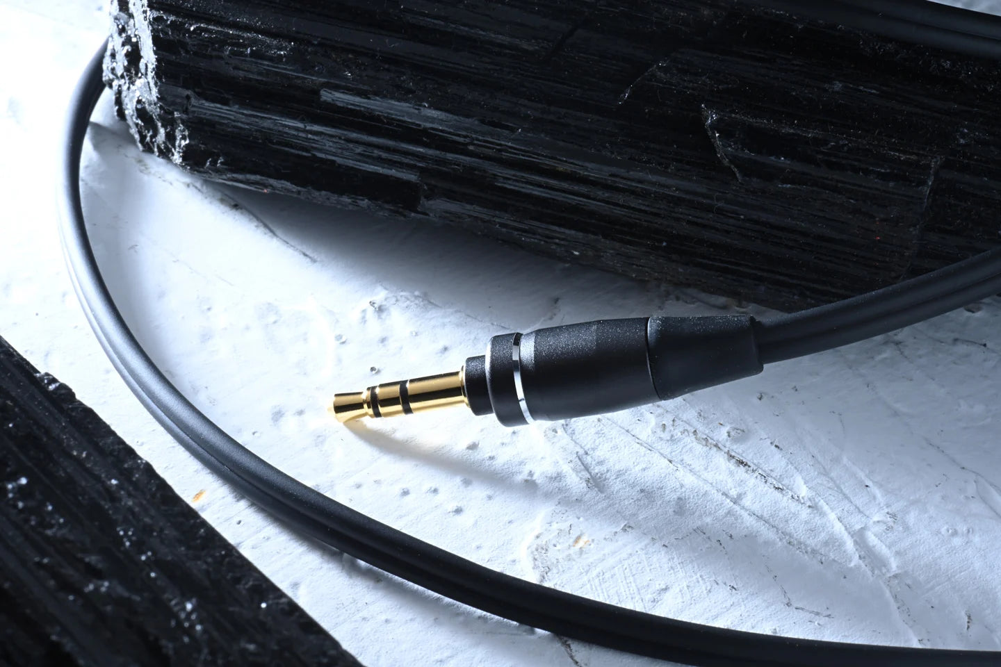 Intime Clivia & Hyacinth Handmade Earphones HK Limited Edition