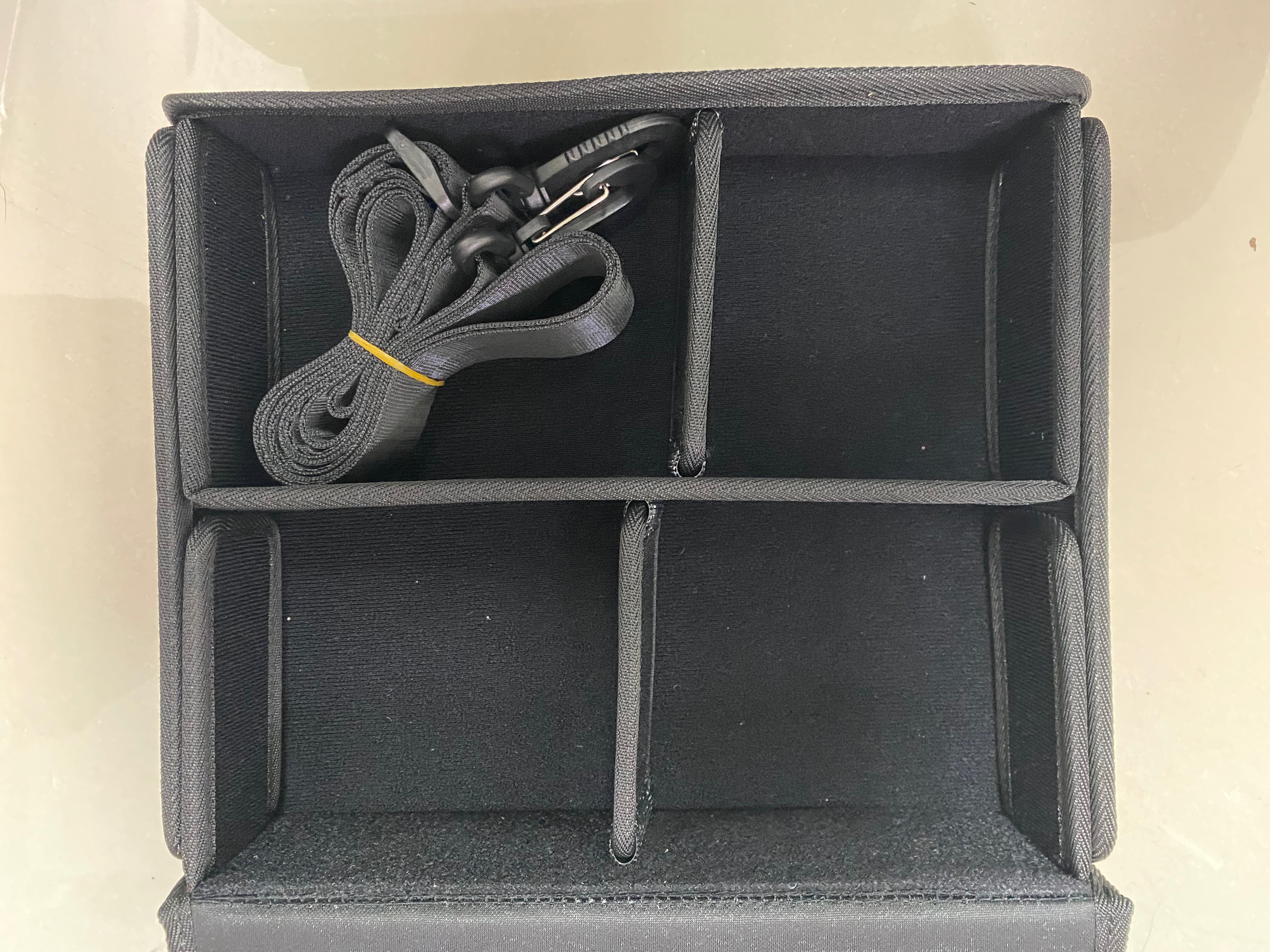 Effect Audio Nylon Leather Chamber Carrying Case Black 4 Compartments for Earphone Cable