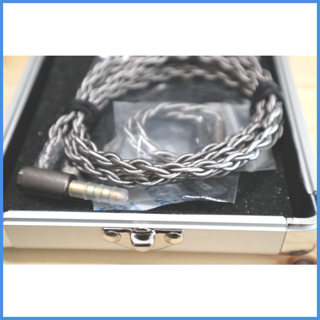 Acoustune Ars132 Ars133 Pentaconn Ear 4-Core Ofc Mixed Copper / Silver-Plated To 2.5Mm 4.4Mm