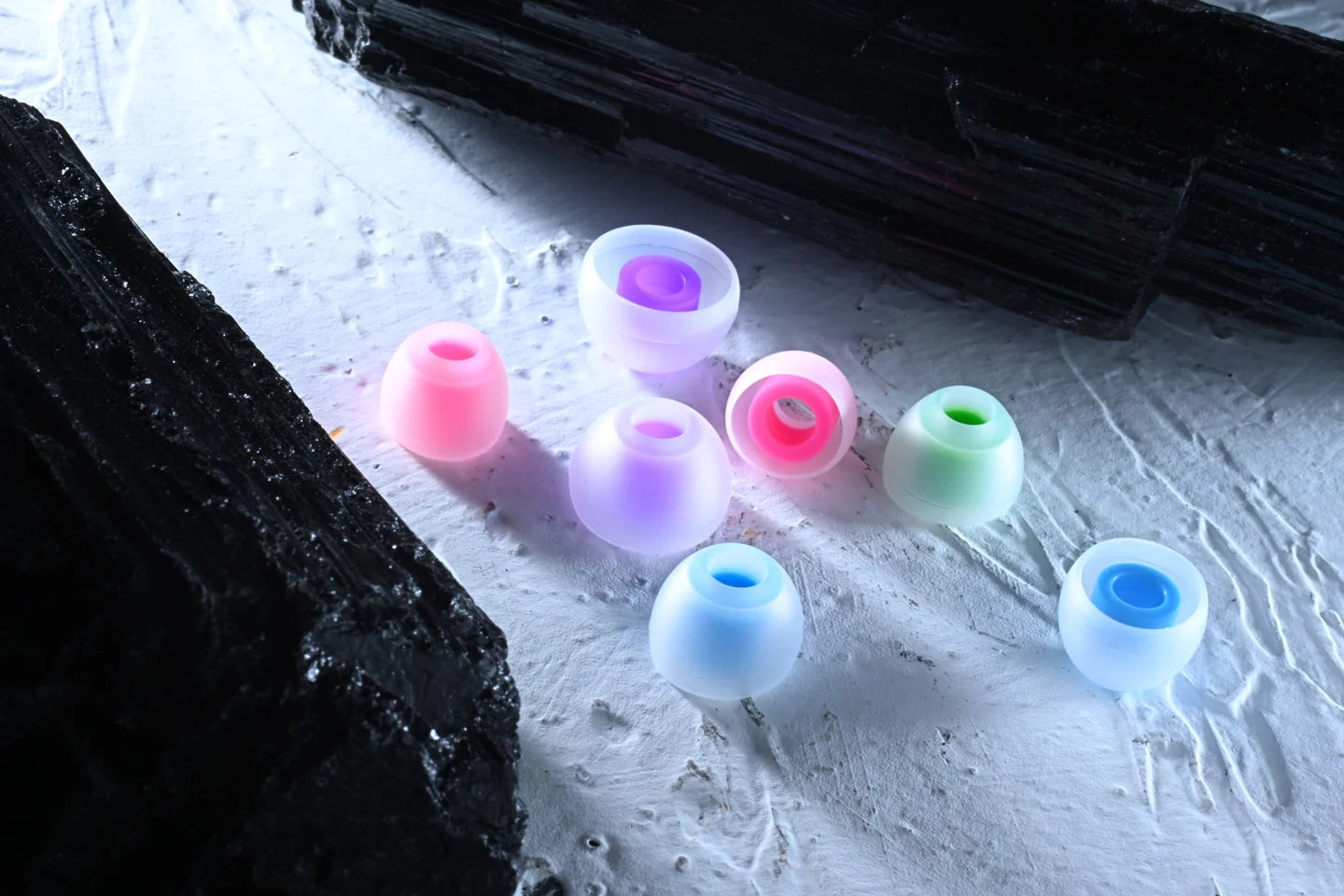 Intime Clivia & Hyacinth Handmade Earphones HK Limited Edition