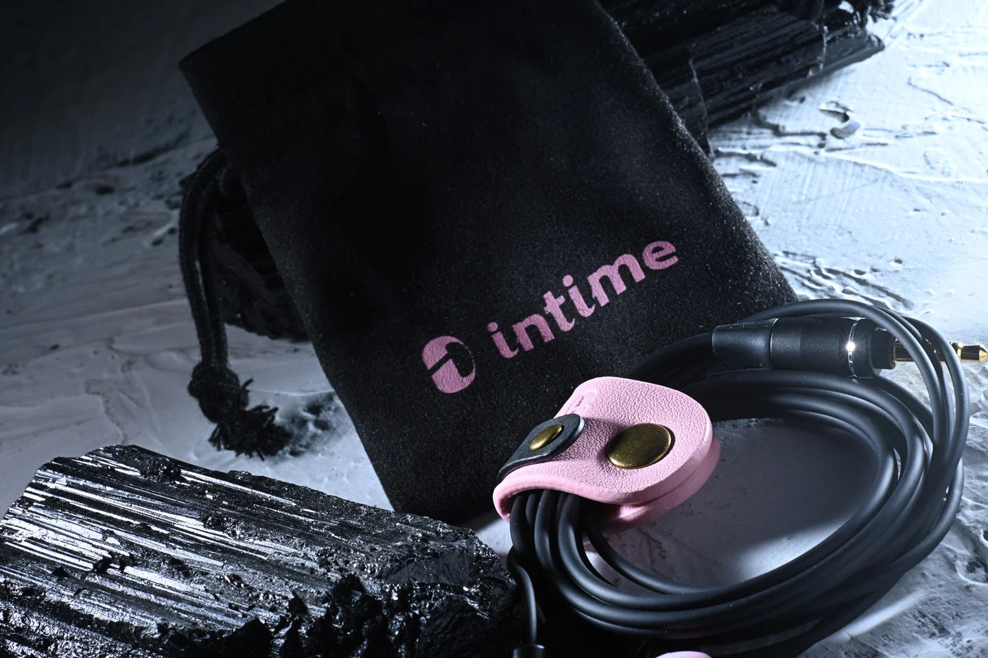 Intime Clivia & Hyacinth Handmade Earphones HK Limited Edition