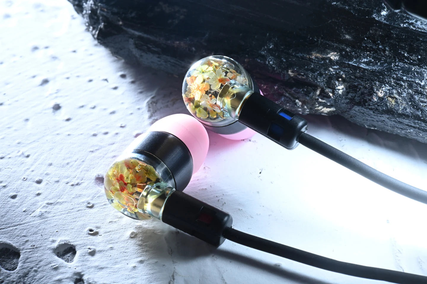 Intime Clivia & Hyacinth Handmade Earphones HK Limited Edition