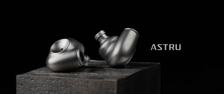 Meze Audio ASTRU Titanium Single Dynamic Driver IEM – 10mm Gold-Coated Diaphragm, Full Titanium CNC Shell, LC-OFC 4.4mm Balanced Cable, 5Hz-35kHz 32Ω Audiophile In-Ear Monitors
